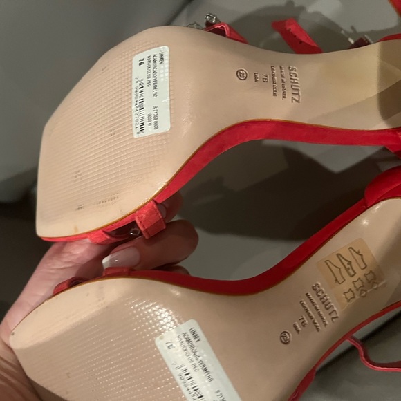 NWOB Schutz Linsey Red Sandals size 7 - Picture 2 of 4